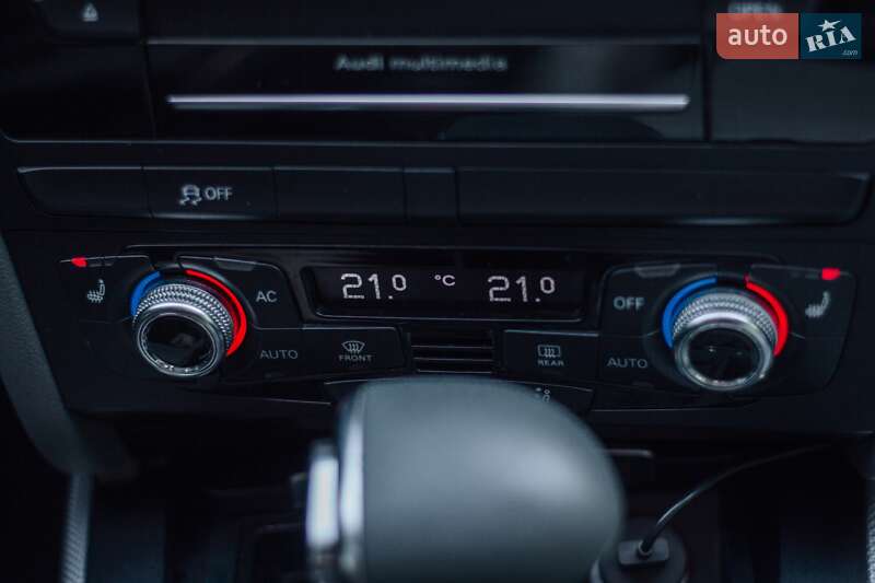 Седан Audi A4 2012 в Жовкві