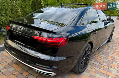 Седан Audi A4 2020 в 