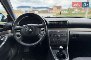 Седан Audi A4 2000 в 