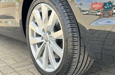 Седан Audi A4 2016 в 