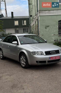 Седан Audi A4 2004 в 