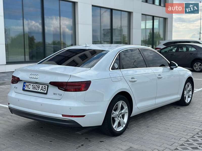 Седан Audi A4 2018 в Львове