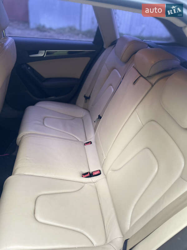 Универсал Audi A4 2012 в Ужгороде