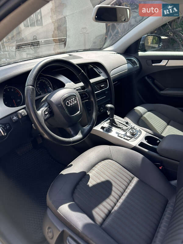 Универсал Audi A4 2009 в Вараше