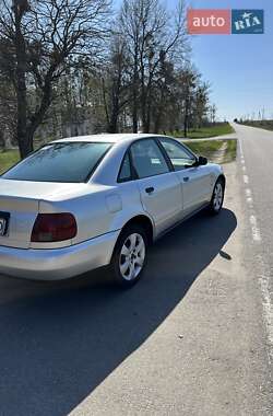 Седан Audi A4 1995 в 