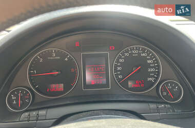 Седан Audi A4 2002 в 
