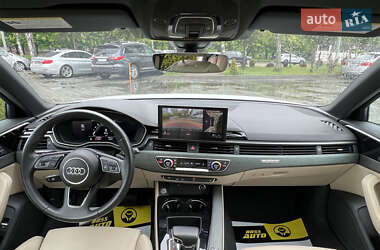 Седан Audi A4 2022 в 