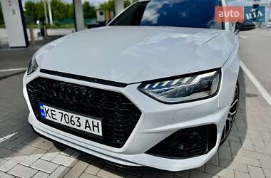 Седан Audi A4 2021 в 
