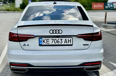 Седан Audi A4 2021 в 