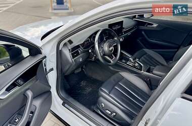 Седан Audi A4 2021 в 
