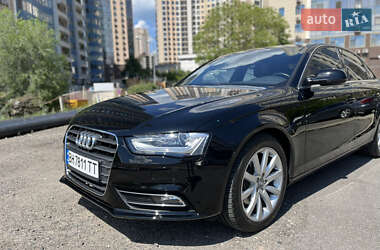 Седан Audi A4 2013 в 