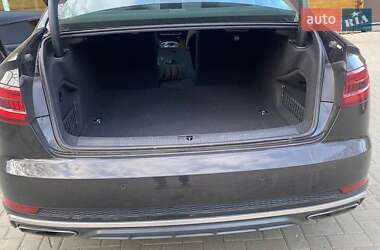 Седан Audi A4 2019 в 