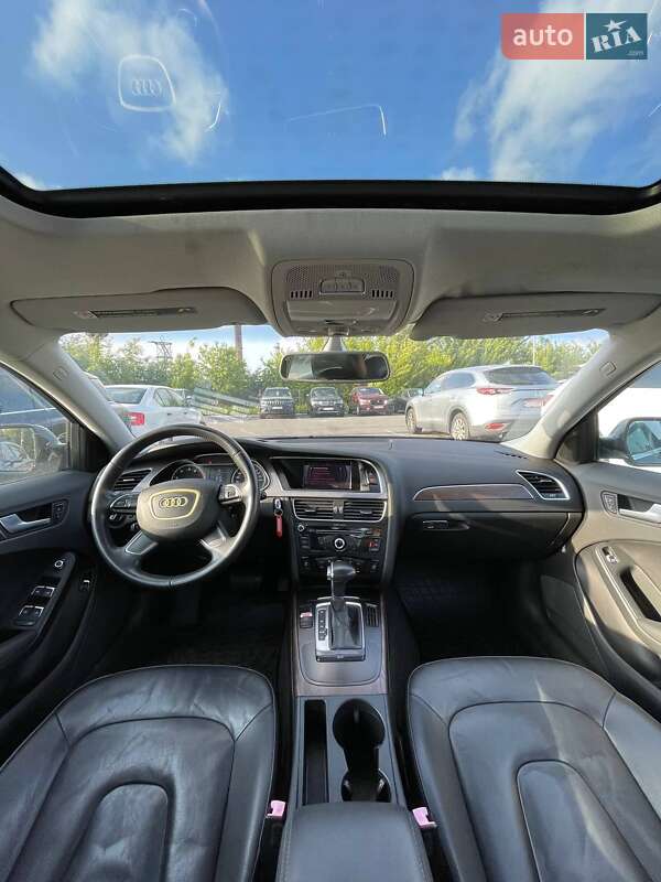 Седан Audi A4 2013 в Львові