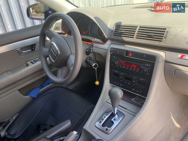 Седан Audi A4 2005 в Коростене
