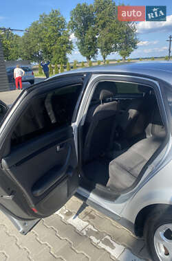 Седан Audi A4 2002 в 