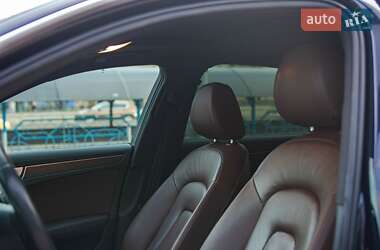 Седан Audi A4 2015 в 