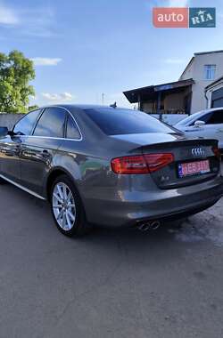 Седан Audi A4 2014 в 