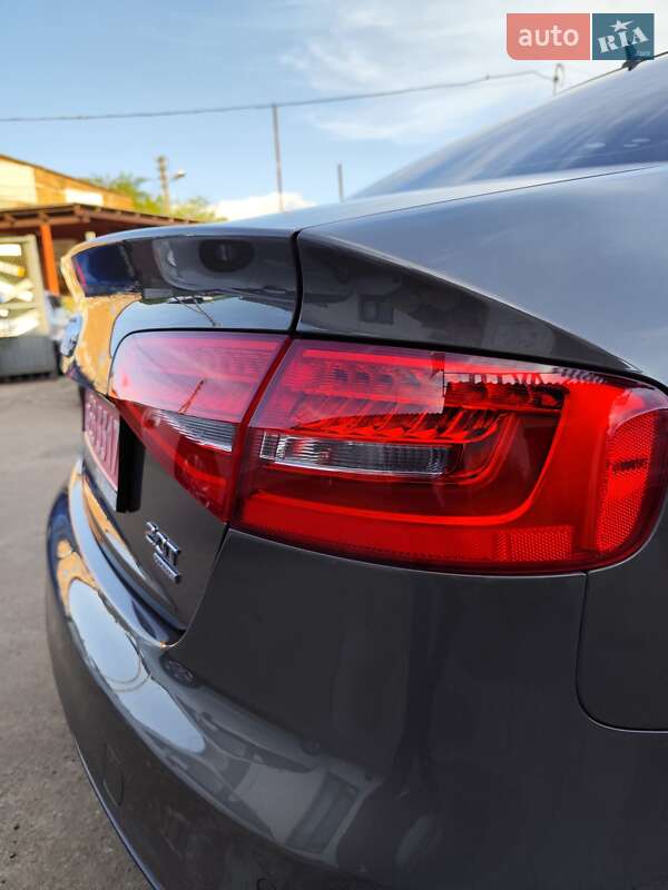 Седан Audi A4 2014 в Чернигове