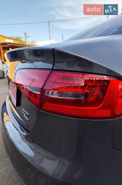 Седан Audi A4 2014 в 