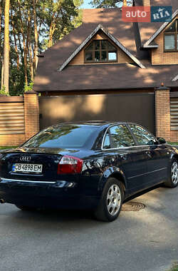 Седан Audi A4 2004 в 