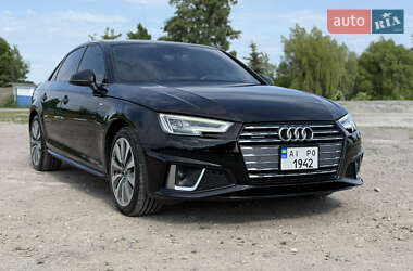 Седан Audi A4 2019 в 