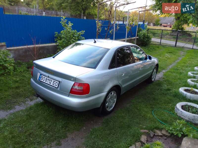 Седан Audi A4 1999 в 