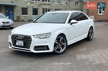 Седан Audi A4 2018 в Львові
