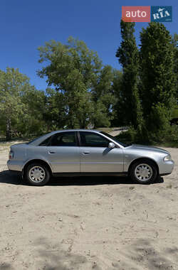 Седан Audi A4 2000 в 