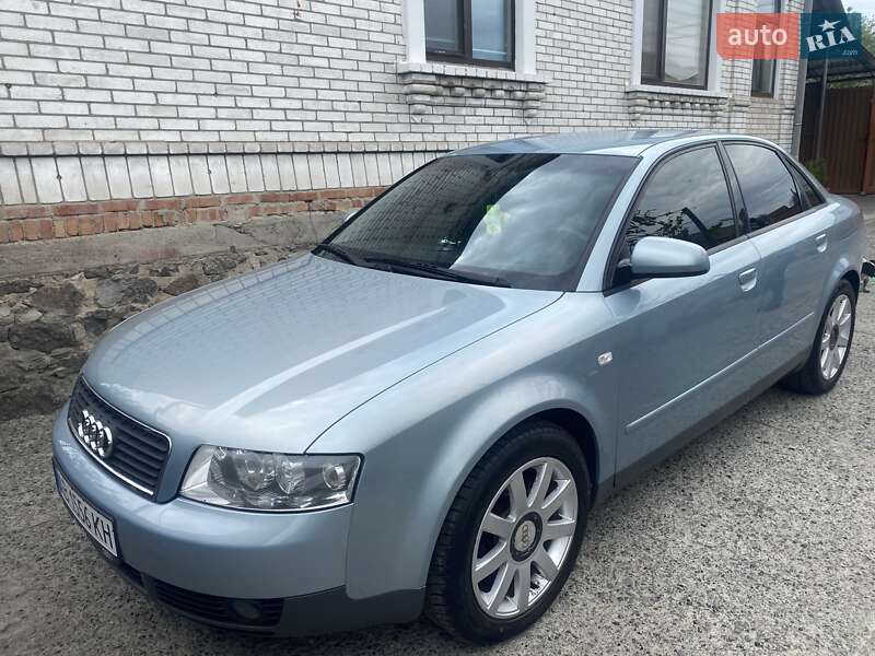 Седан Audi A4 2002 в Гайсине