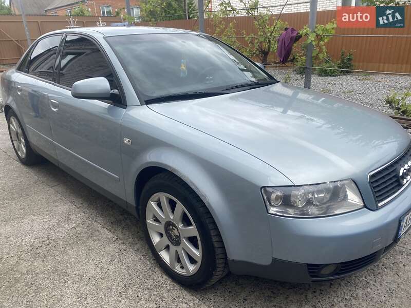 Седан Audi A4 2002 в Гайсине