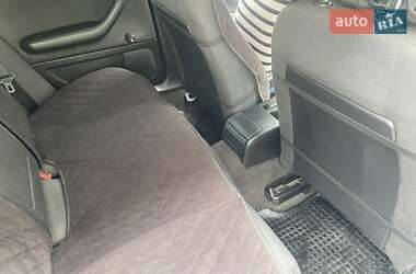 Седан Audi A4 2002 в 