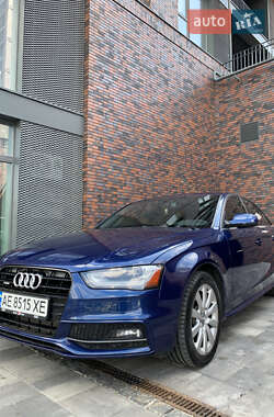 Седан Audi A4 2014 в 