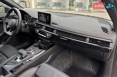 Седан Audi A4 2018 в 