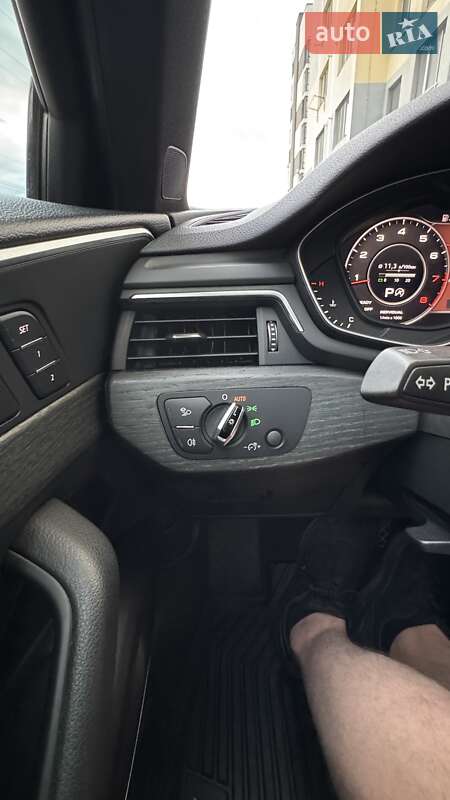 Седан Audi A4 2016 в Ивано-Франковске