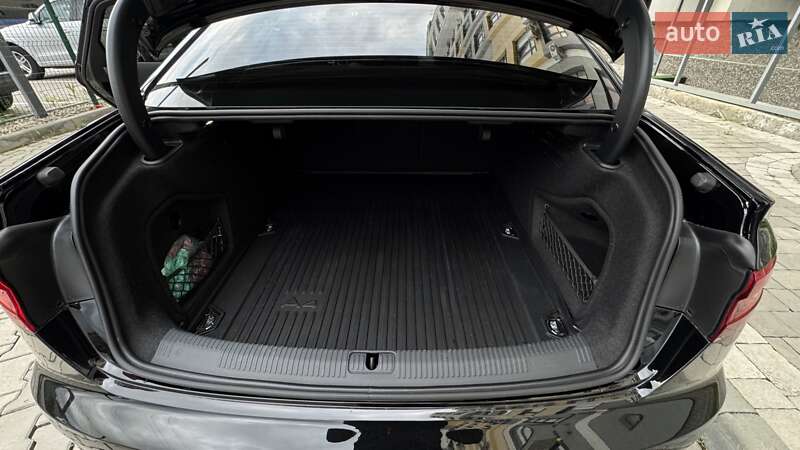 Седан Audi A4 2016 в Ивано-Франковске