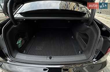Седан Audi A4 2016 в 