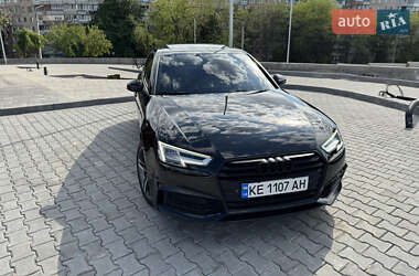 Седан Audi A4 2017 в 