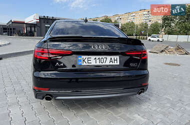 Седан Audi A4 2017 в 
