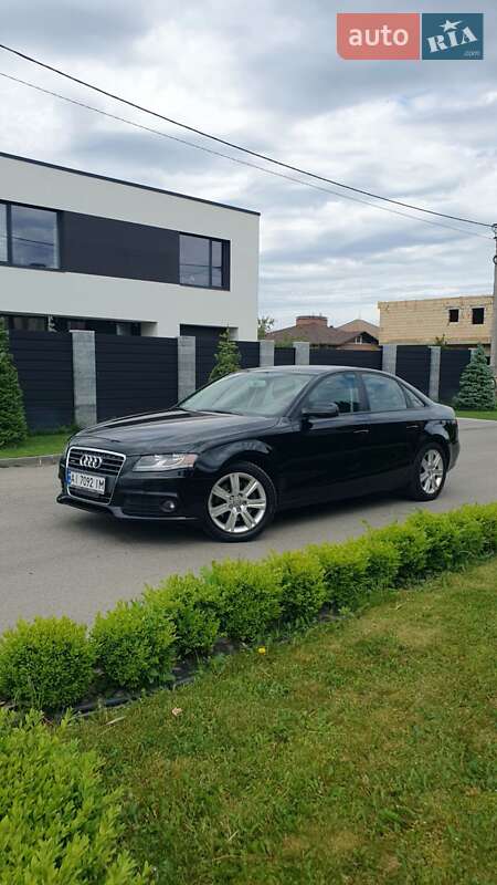Седан Audi A4 2010 в Киеве