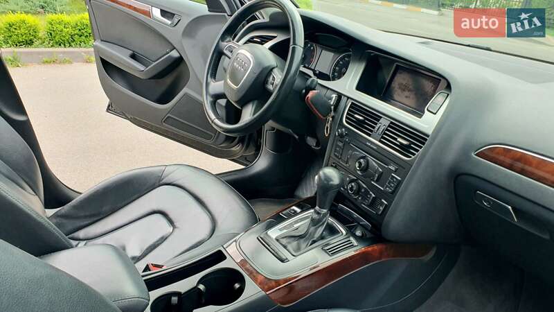 Седан Audi A4 2010 в Киеве