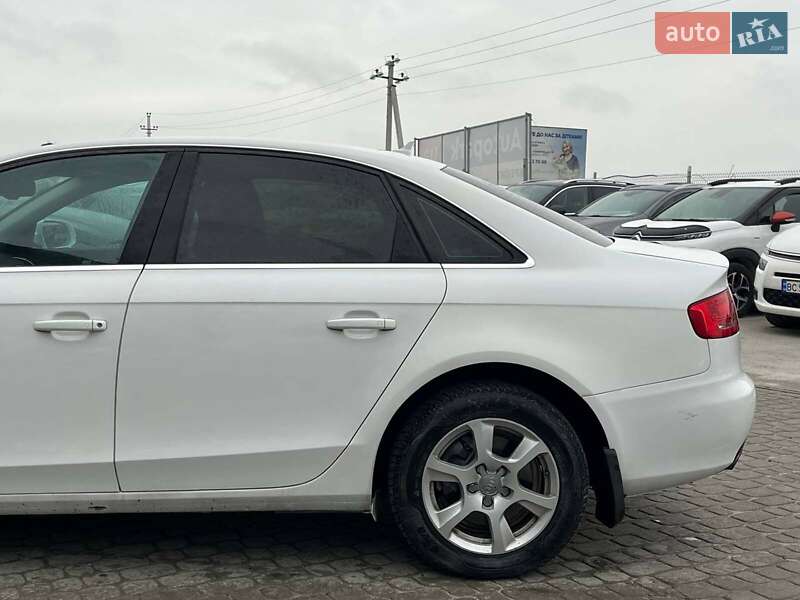 Седан Audi A4 2010 в Львове