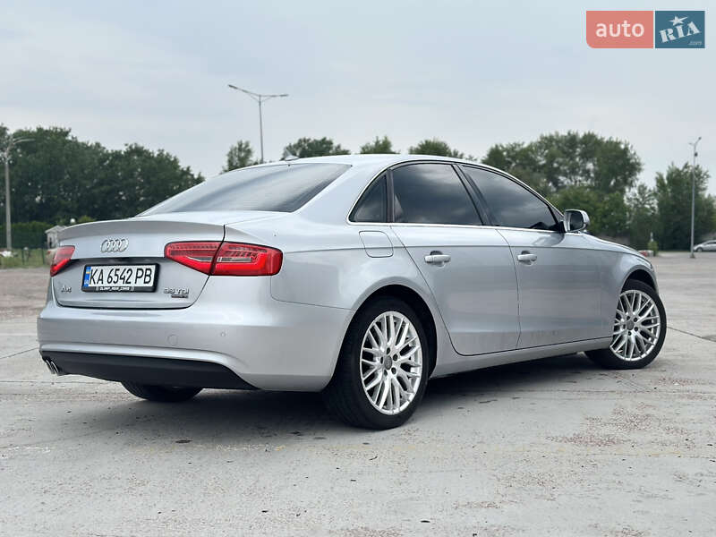 Седан Audi A4 2014 в Киеве