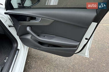 Седан Audi A4 2020 в 