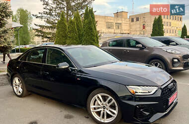 Седан Audi A4 2022 в 