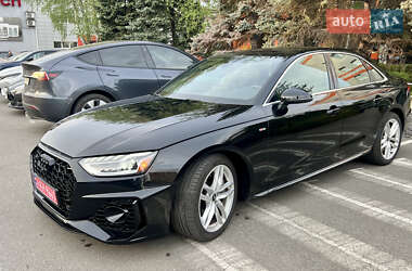 Седан Audi A4 2022 в 