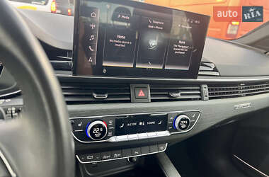Седан Audi A4 2022 в 
