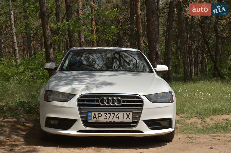 Седан Audi A4 2014 в Запорожье