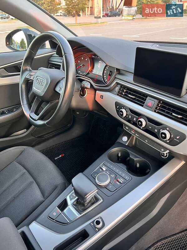 Универсал Audi A4 2019 в Киеве