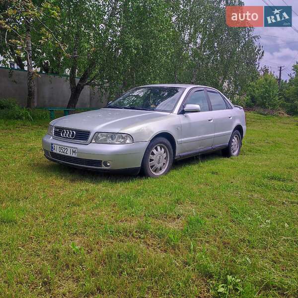 Седан Audi A4 2000 в Богуславе