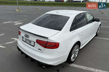 Седан Audi A4 2015 в 